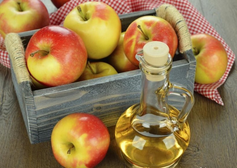 Rinse your hair with apple cider vinegar 7